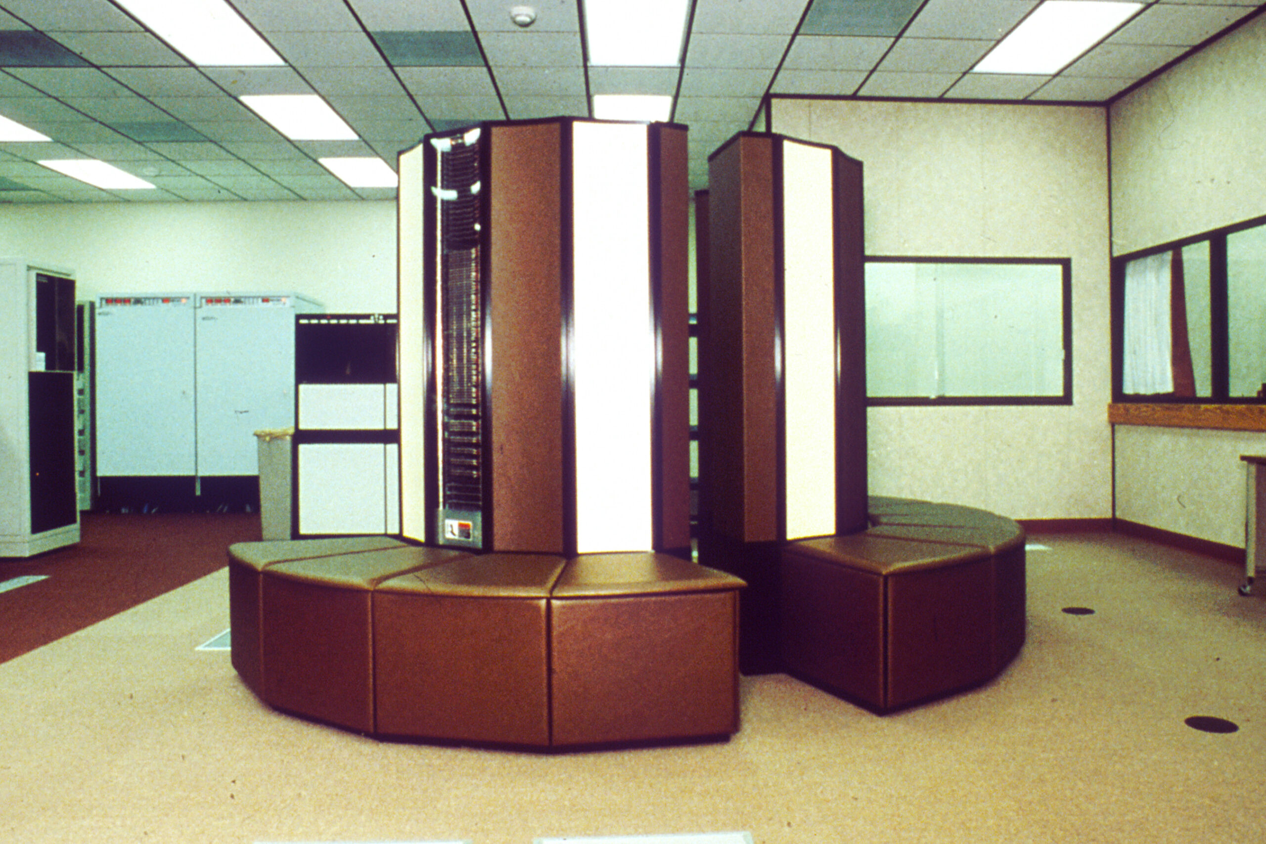 Siêu máy tính minh họa cho lớp tính toán phía sau các hệ thống AI agent